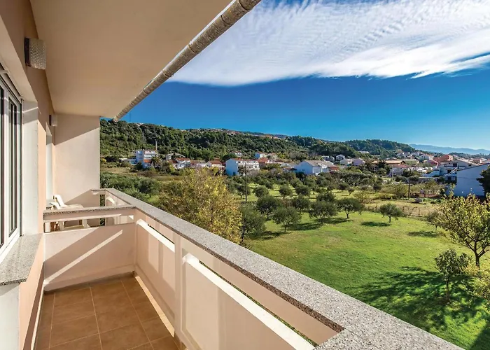 Awesome In Rab With Wifi דירה