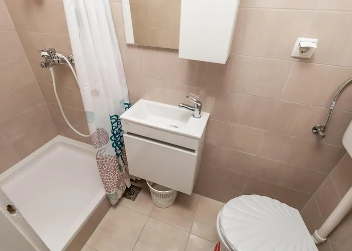 Awesome In Rab With Wifi דירה *