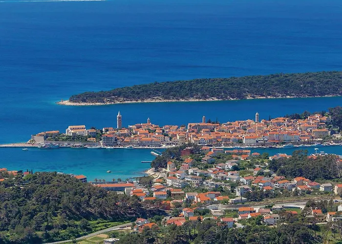 דירה Awesome In Rab With Wifi