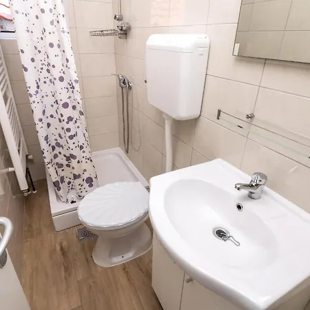 Awesome In Rab With Wifi Apartman