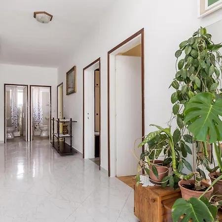 Awesome In Rab With Wifi Apartment *