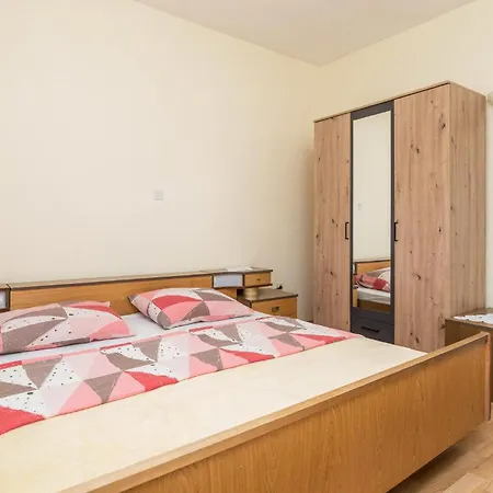 Awesome In Rab With Wifi *