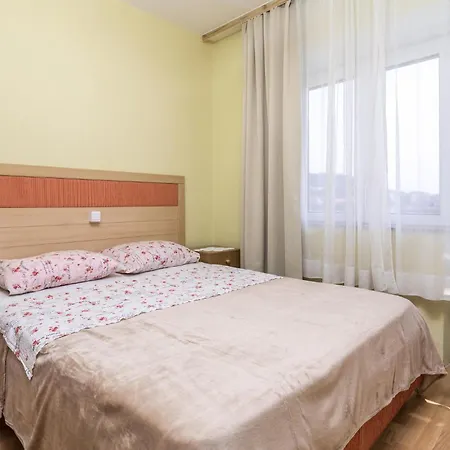 Appartamento Front In Rab With Wifi Palit