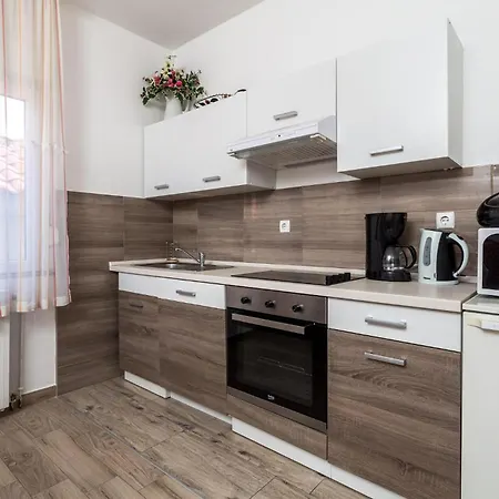 Awesome In Rab With Wifi Apartman *