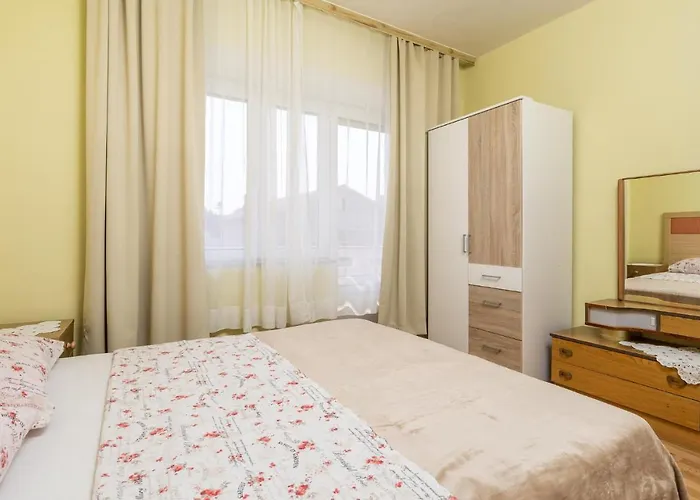 Appartement Awesome In Rab With Wifi *