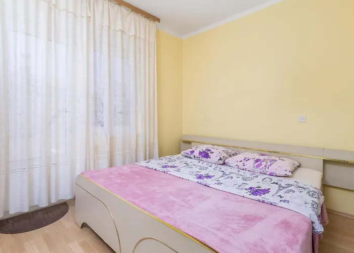 Appartement Awesome In Rab With Wifi