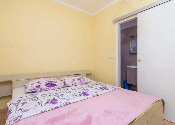 Appartement Awesome In Rab With Wifi *